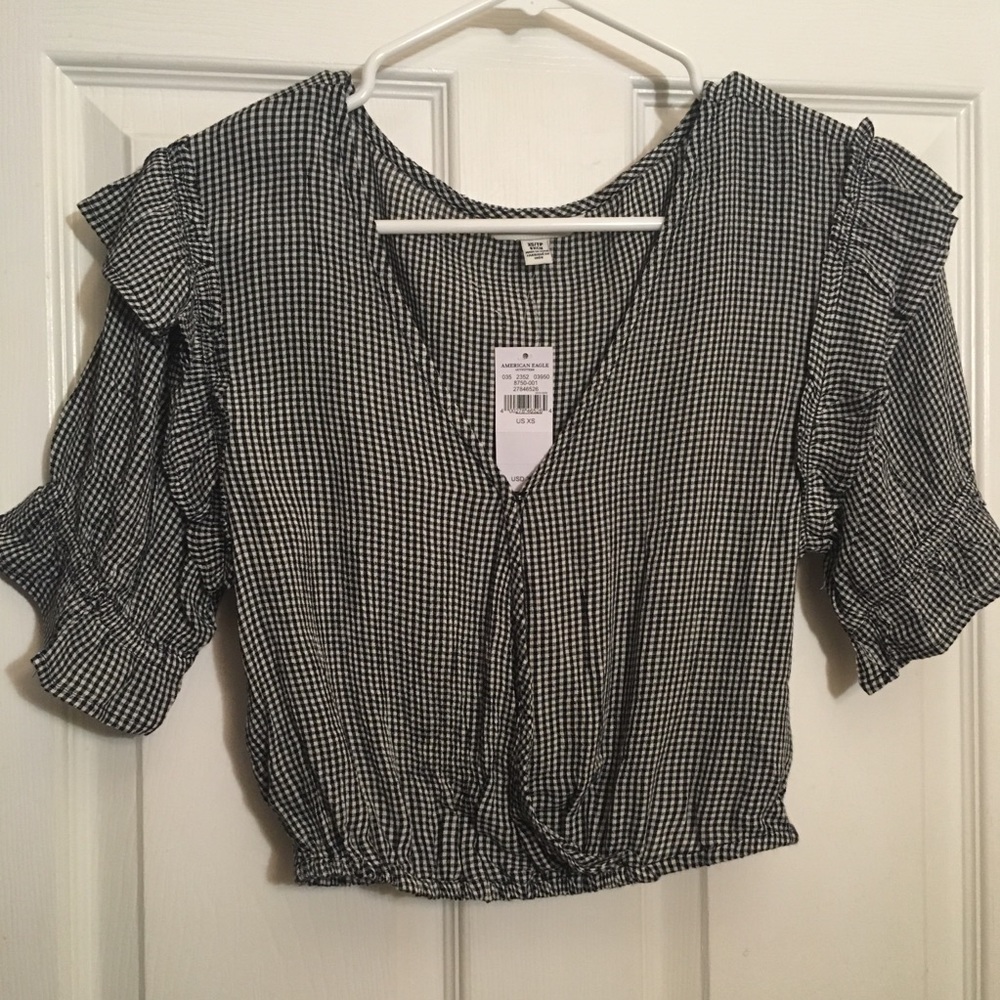 AE Gingham Ruffle Sleeve Crop Top